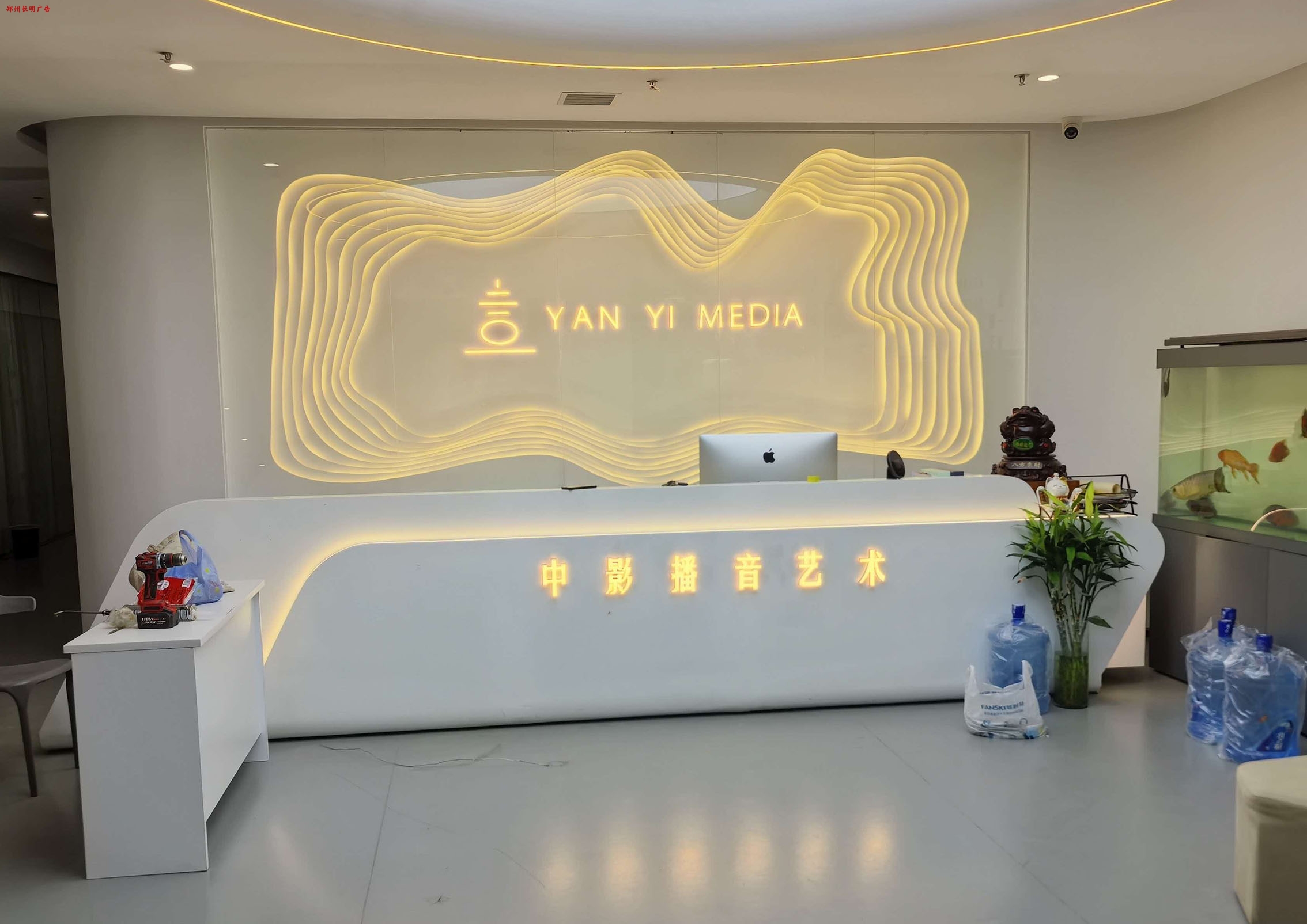 公司进门Logo形象墙:企业的第一张名片